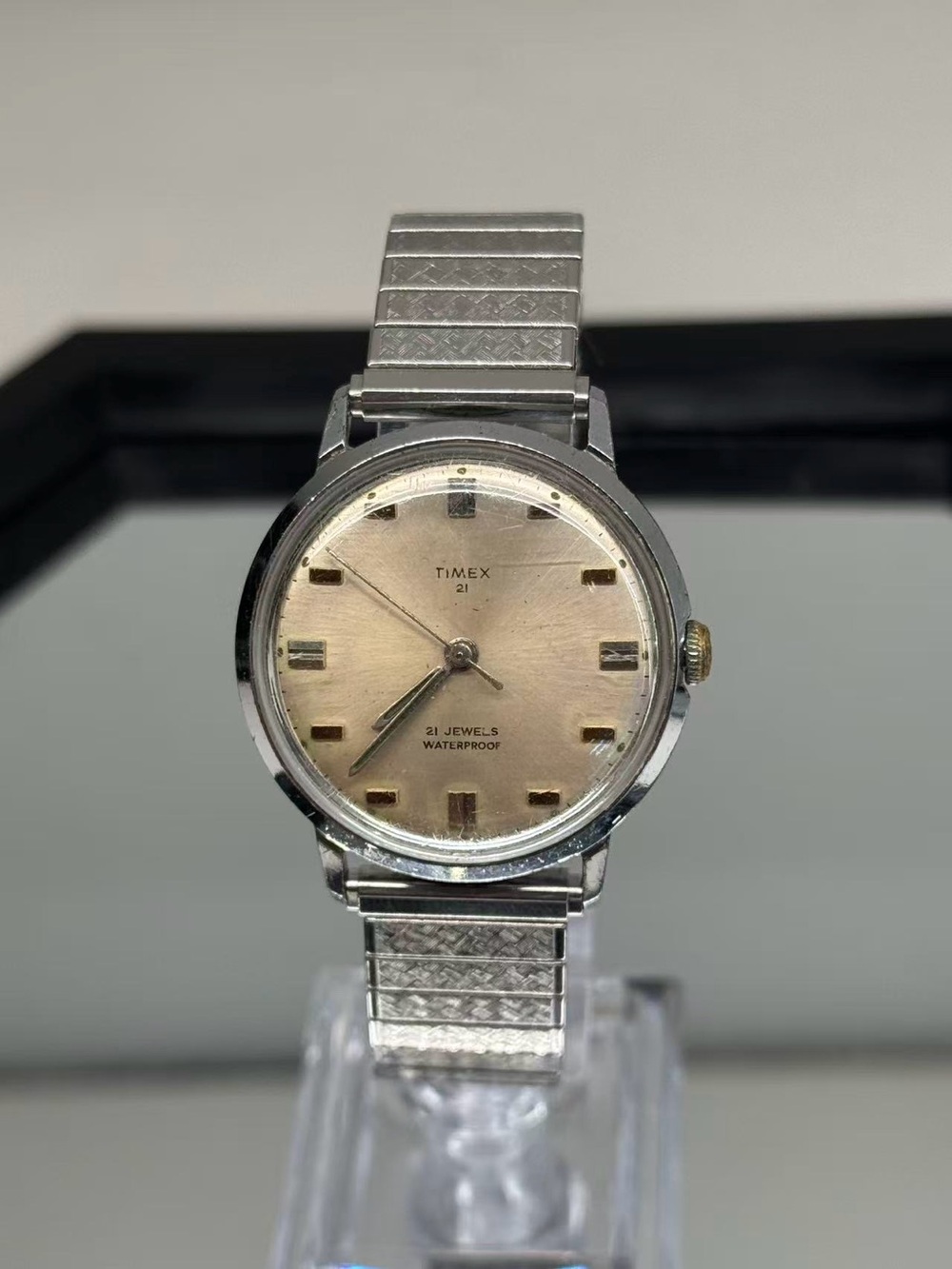 Vintage Timex 21 Jewels Mechanical Men’s Watch Waterproof Silver Tone Runs